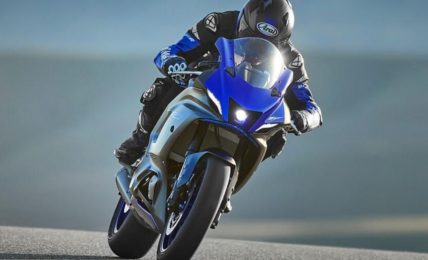 2022 Yamaha R7 Icon Blue