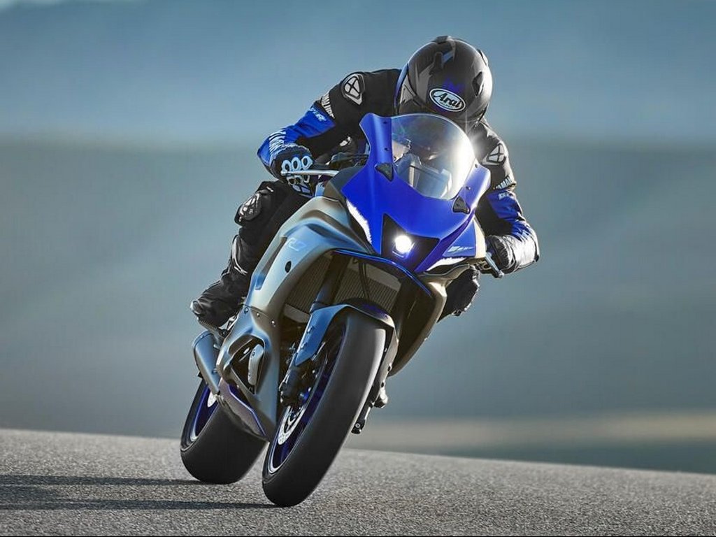 2022 Yamaha R7 Icon Blue