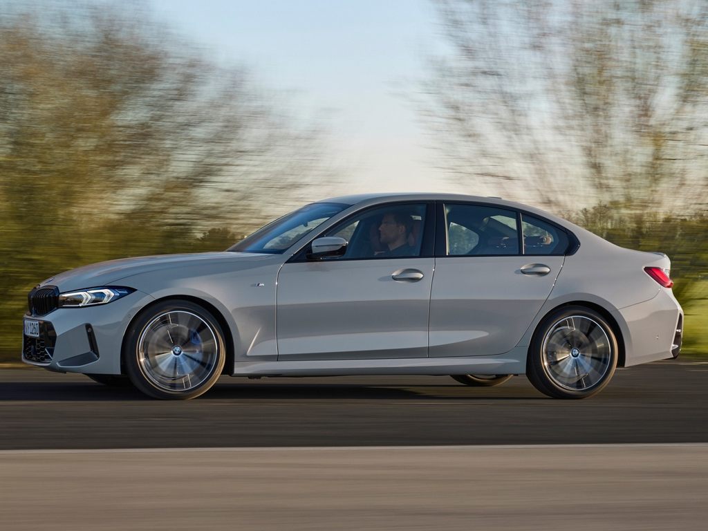 2023 BMW 3 Series Side