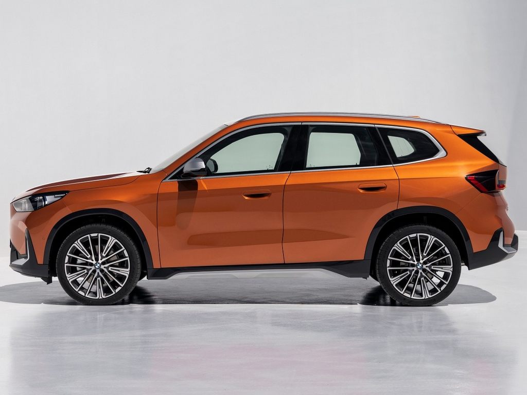 2023 BMW X1 Unveil Side