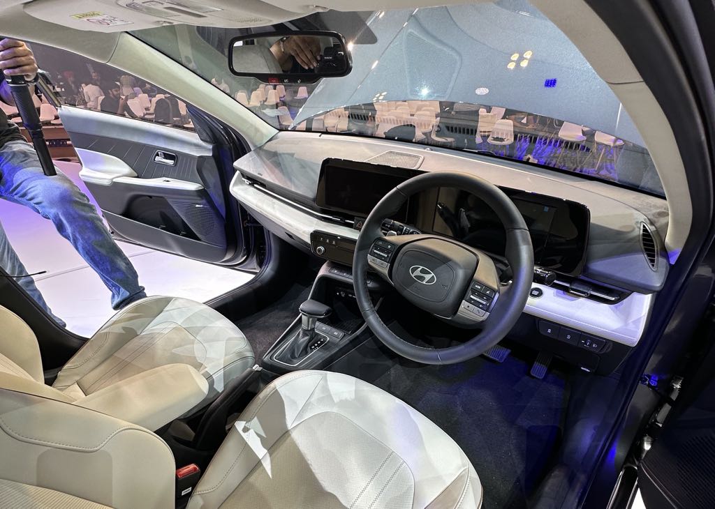 2023 Hyundai Verna Turbo Interior