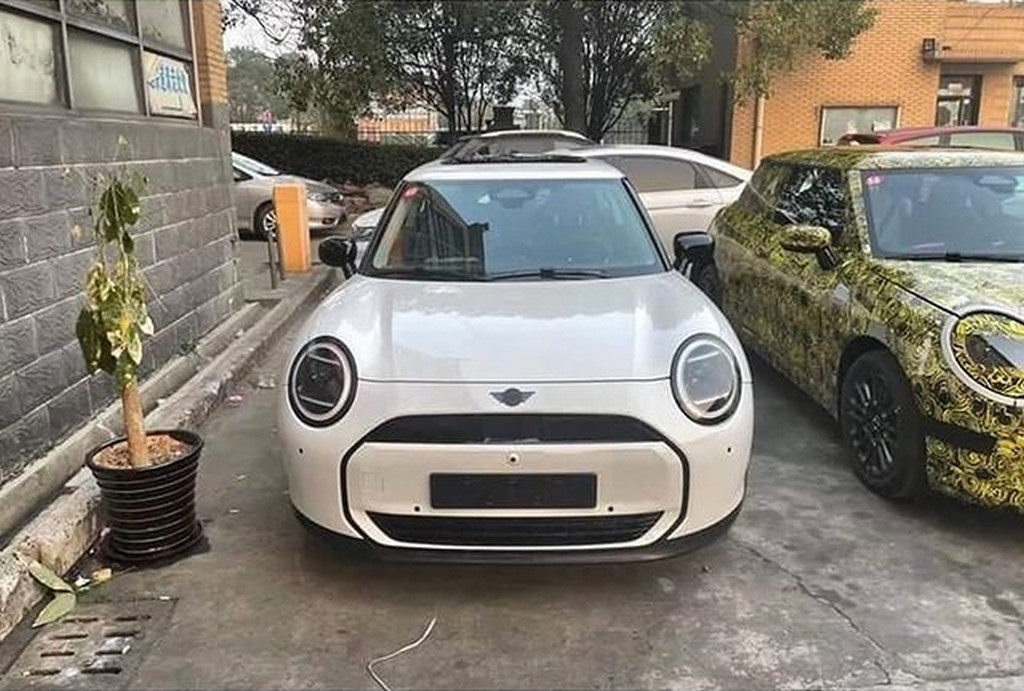 2023 MINI Cooper S Electric Spied