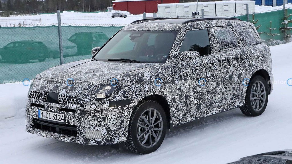 2023 MINI Countryman Spied