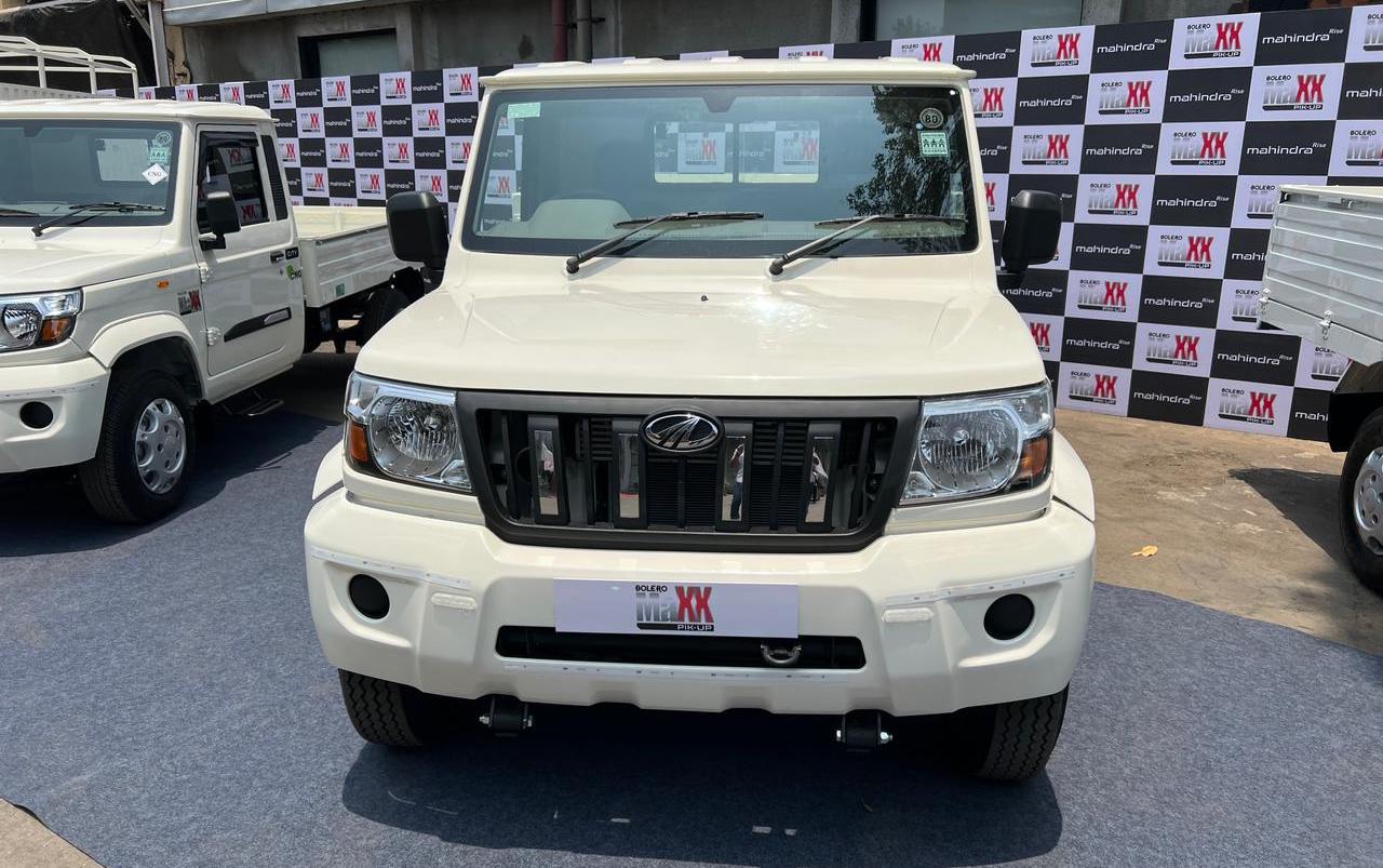 2023 Mahindra Bolero Maxx Pik-Up Front