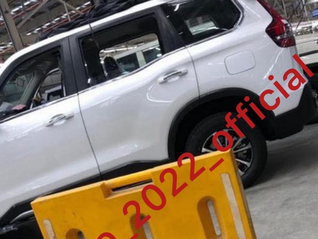2023 Mahindra Scorpio Pictures Side Rear