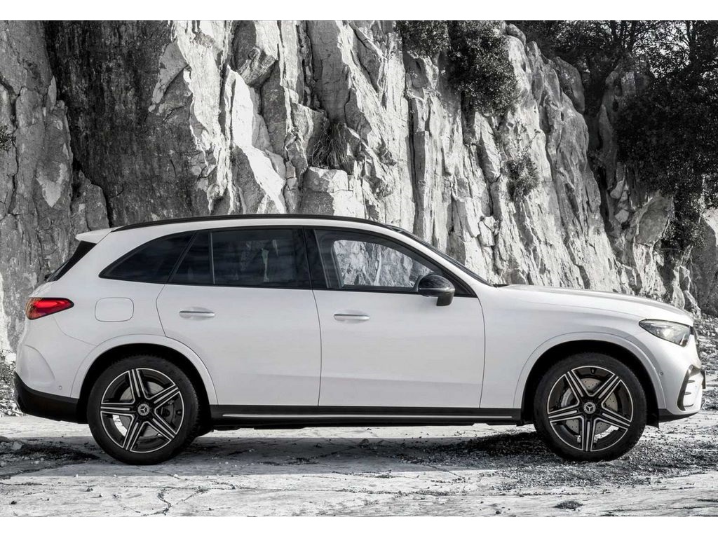 2023 Mercedes Benz GLC Side