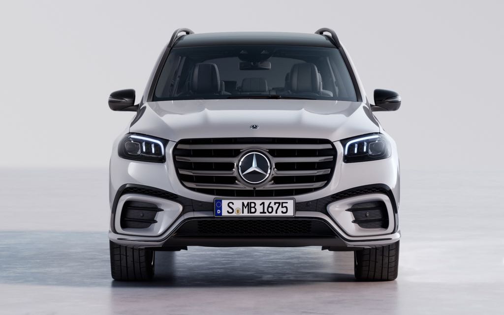 2023 Mercedes GLS Front