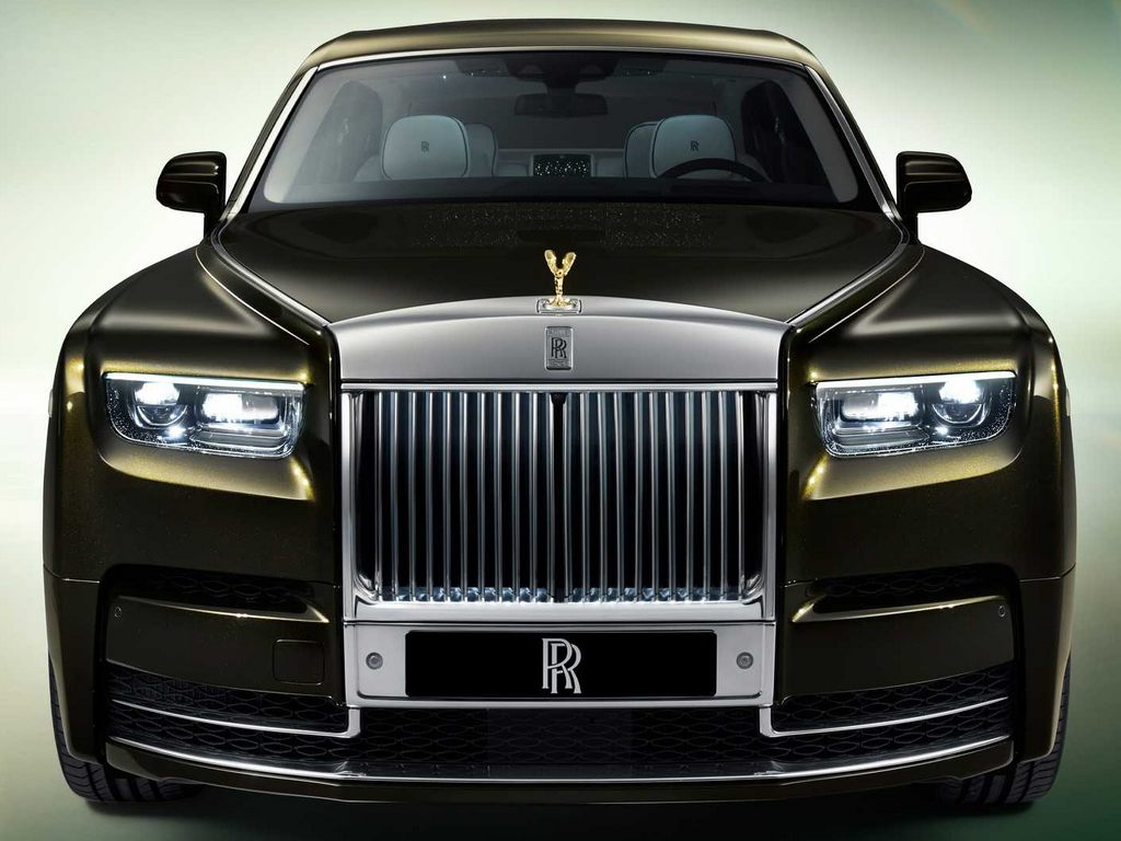 2023 Rolls Royce Phantom Front