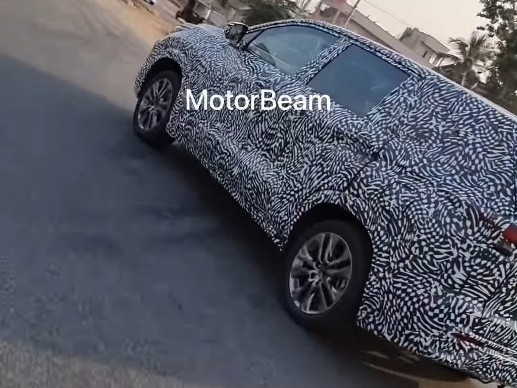 2023 Toyota Innova Spotted Side Profile