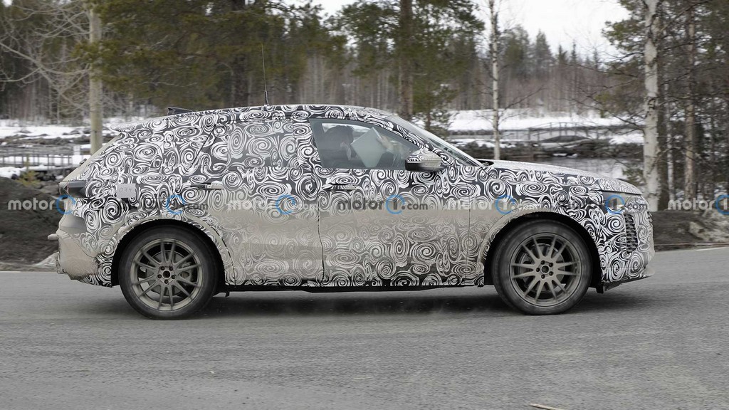 2024 Audi Q5 Spied Side