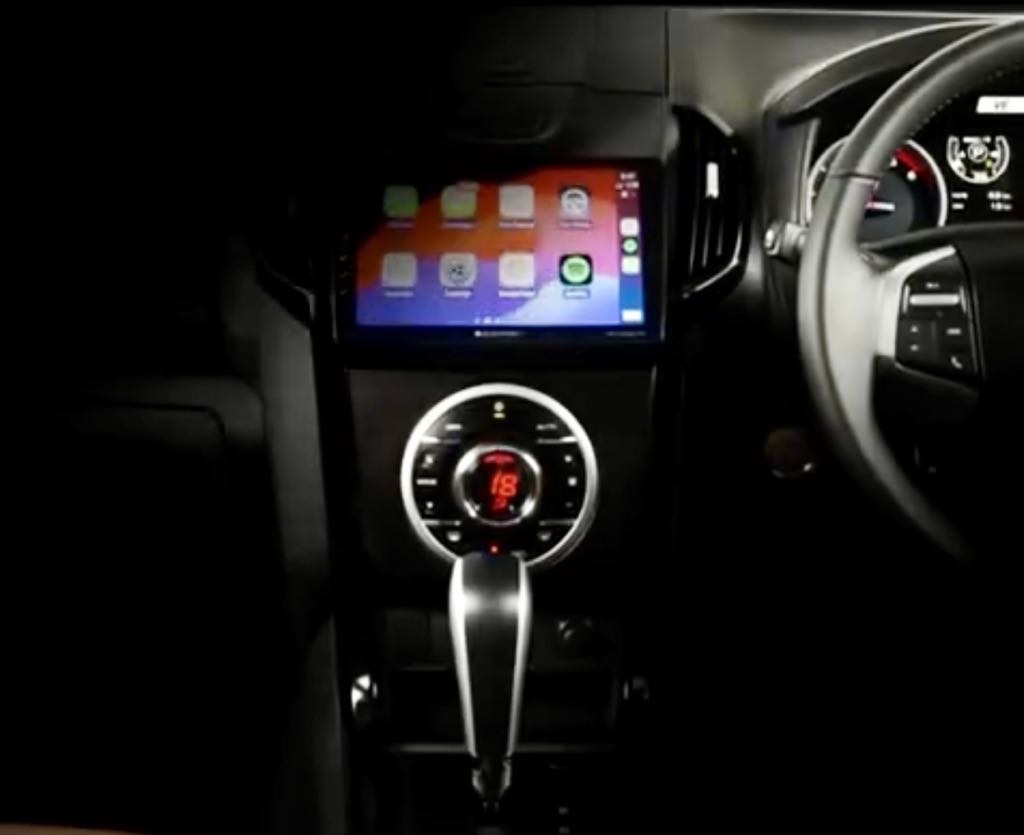 2024 Isuzu V-Cross Facelift Interior Teaser