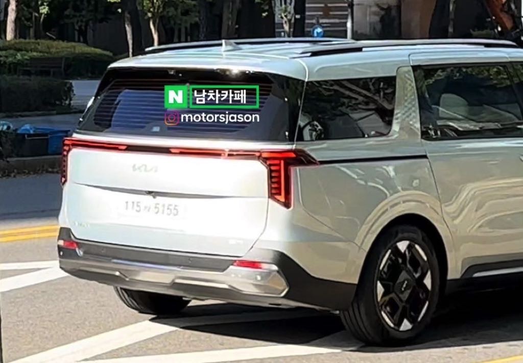 2024 Kia Carnival Leaked Rear