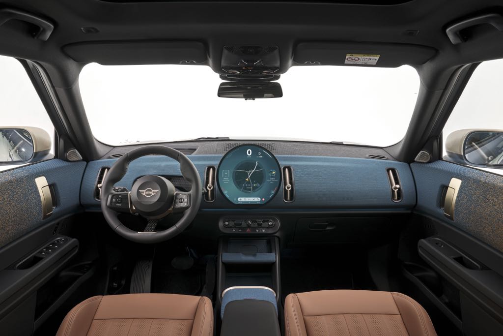 2024 MINI Countryman Electric Interior