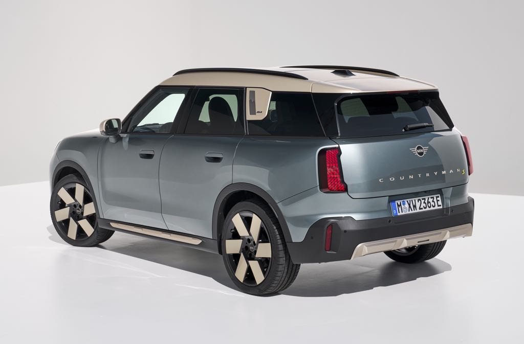 2024 MINI Countryman Electric Rear