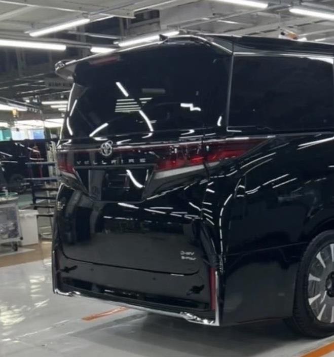 2024 Toyota Vellfire Rear Spied