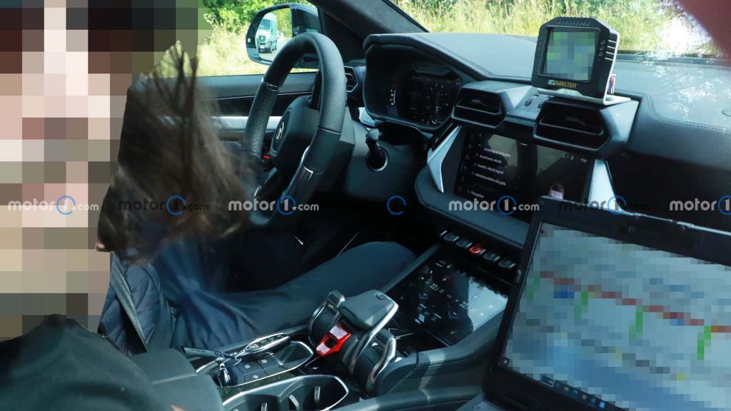 2025 Lamborghini Urus Interior Spied