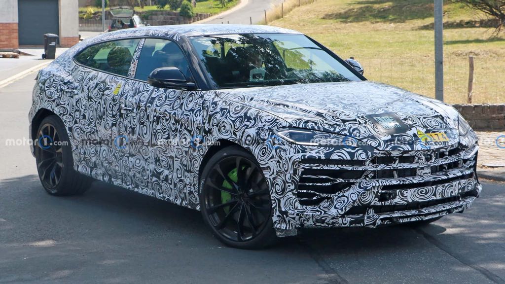 https://www.motorbeam.com/wp-content/uploads/2025-Lamborghini-Urus-Spied.jpg