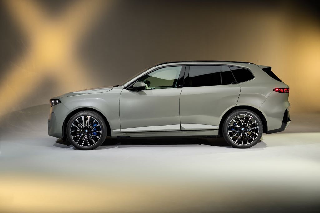 2026 BMW X5 Side