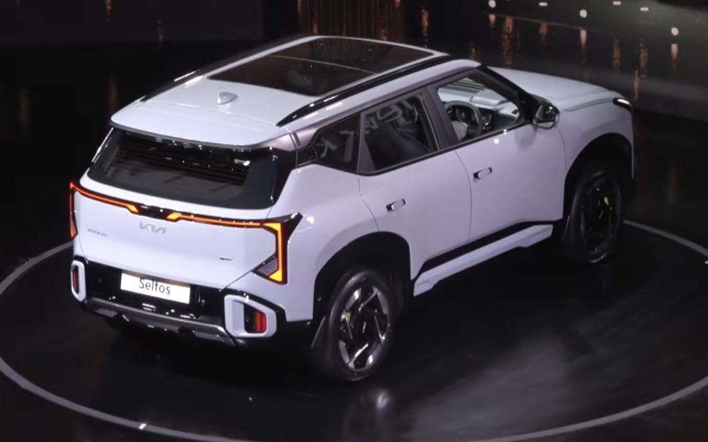 2026 Kia Seltos White Rear