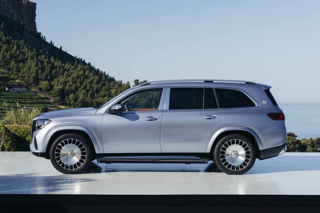 2026 Mercedes-Maybach GLS Side