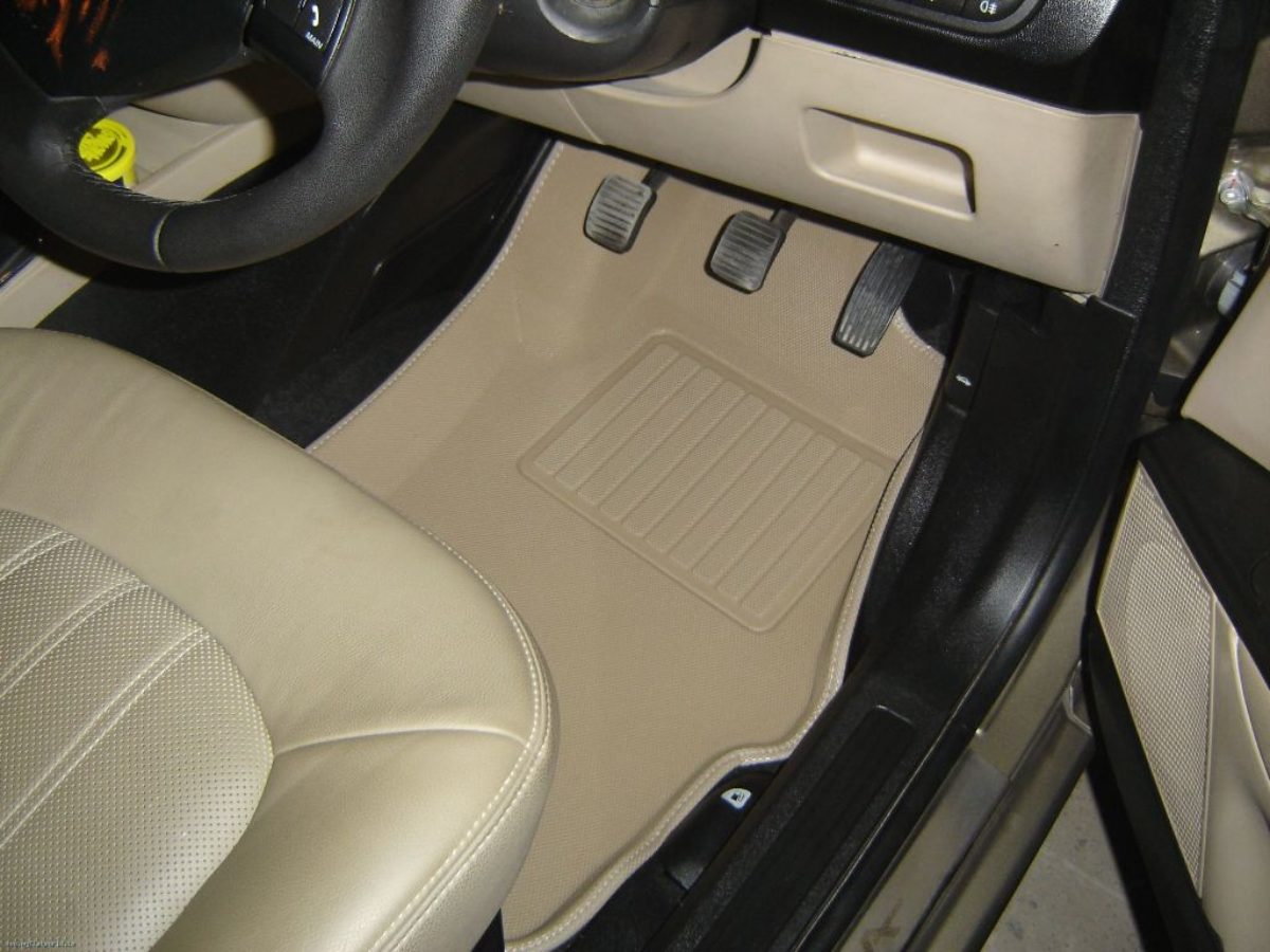 Car Floor Carpet + Steering Cover in Central Division - Vehicle