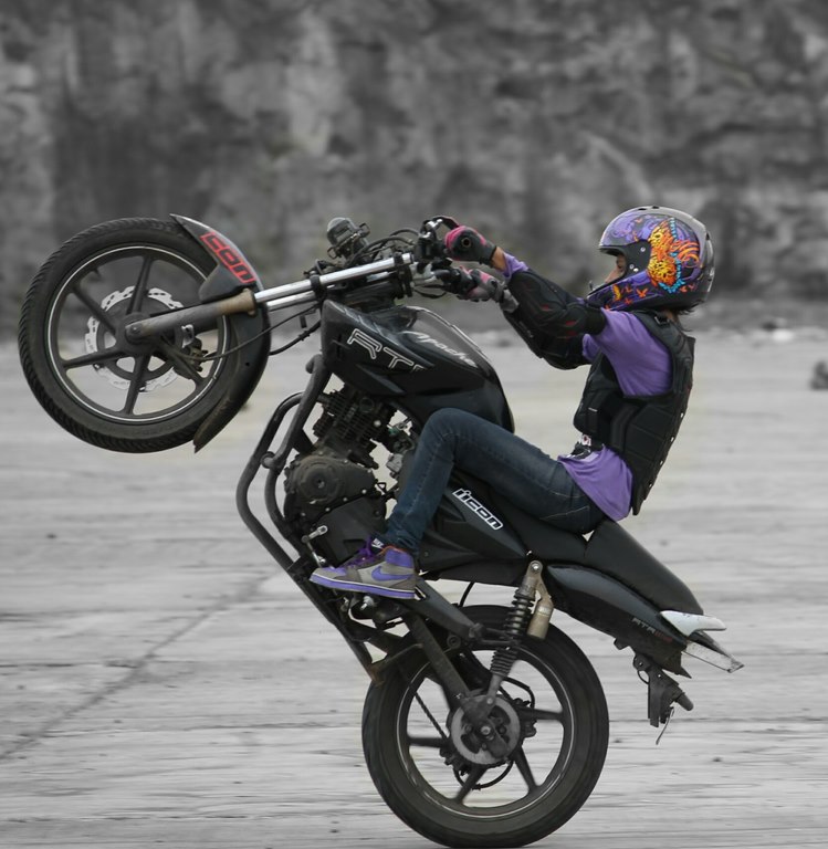 Anam Hashim The Lady Who Mastered Stunt Riding