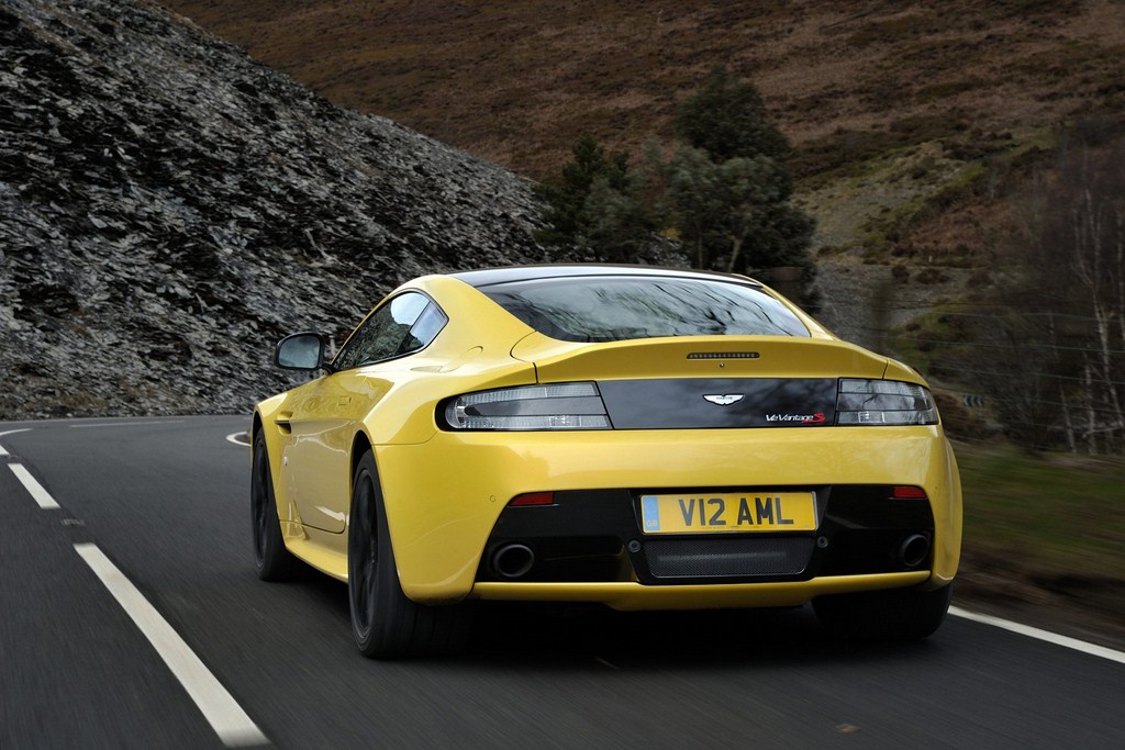 Aston Martin V12 Vantage S Rear
