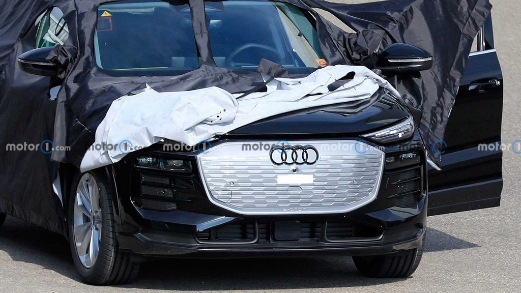 Audi Q6 e-tron Spied