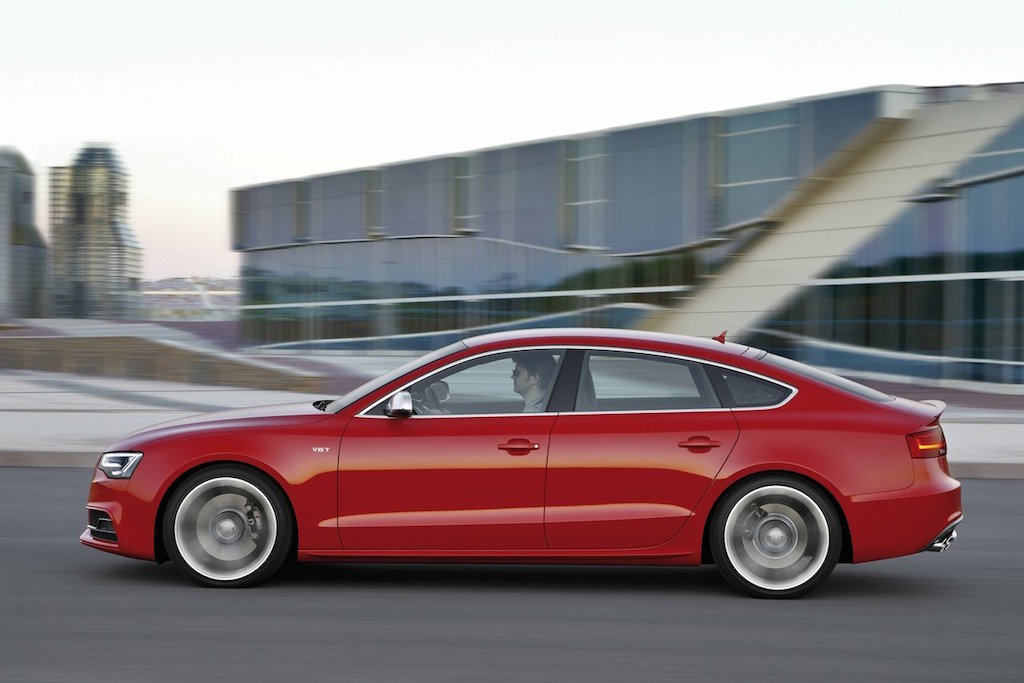Audi S5 Sportback Side