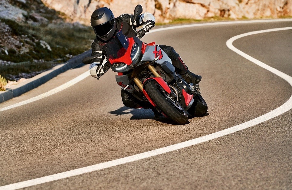 BMW F 900 XR Specs