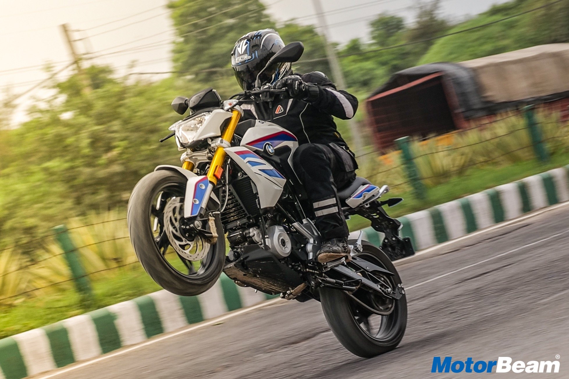 BMW G 310 R Video Review