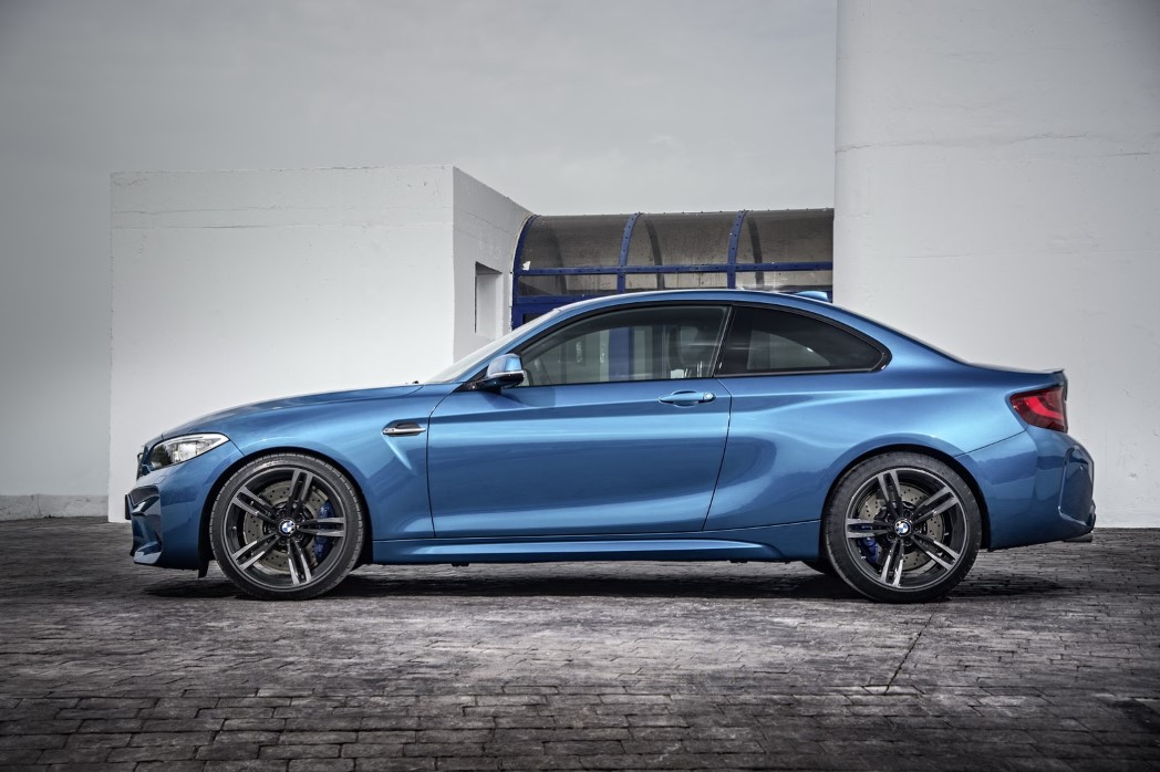 BMW M2 Side