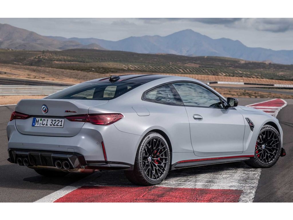 BMW M4 CSL Debut Side