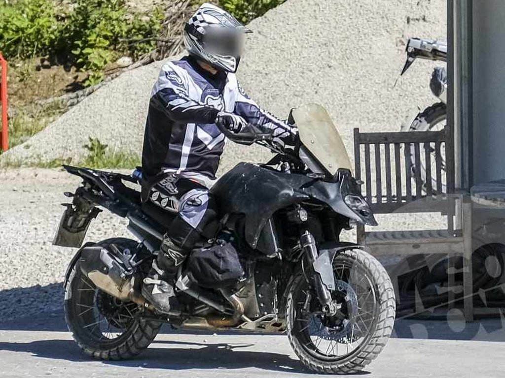 BMW R 1300 GS Spied