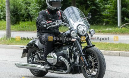 BMW R 18 Touring Spied