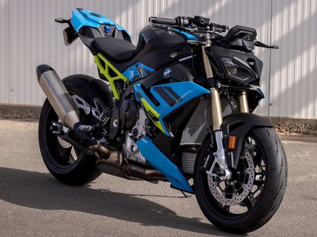 BMW S1000R right front