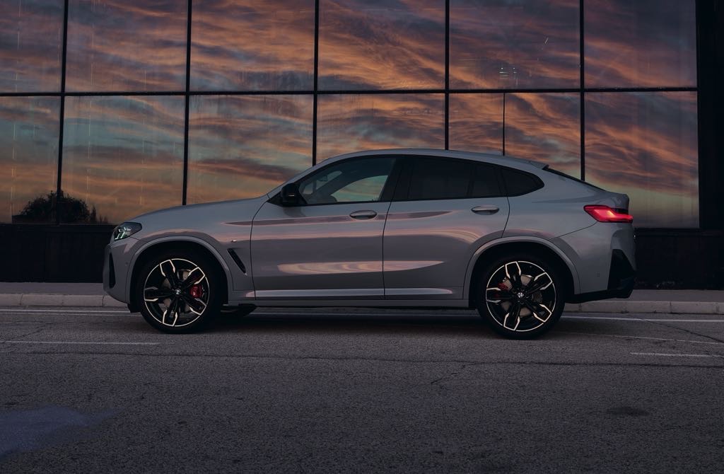 BMW X4 M40i Side