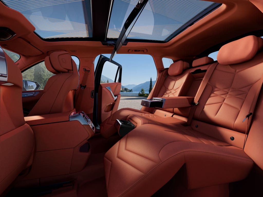 BMW X5 Long Wheelbase Rear Legroom