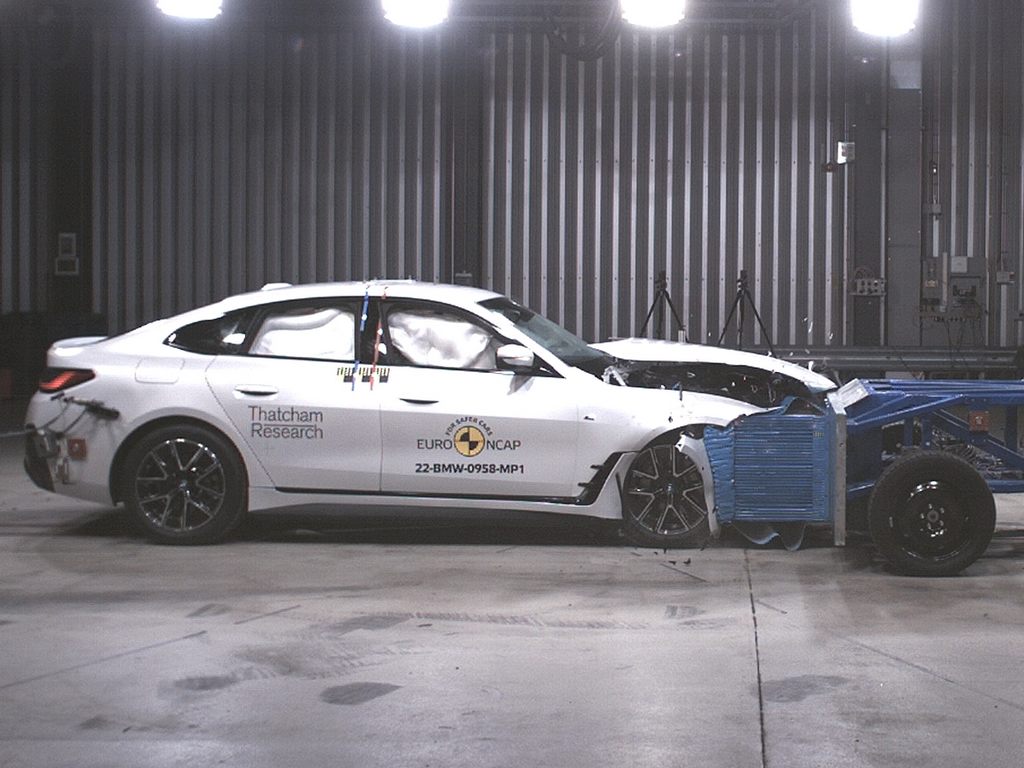 BMW i4 Euro NCAP Front