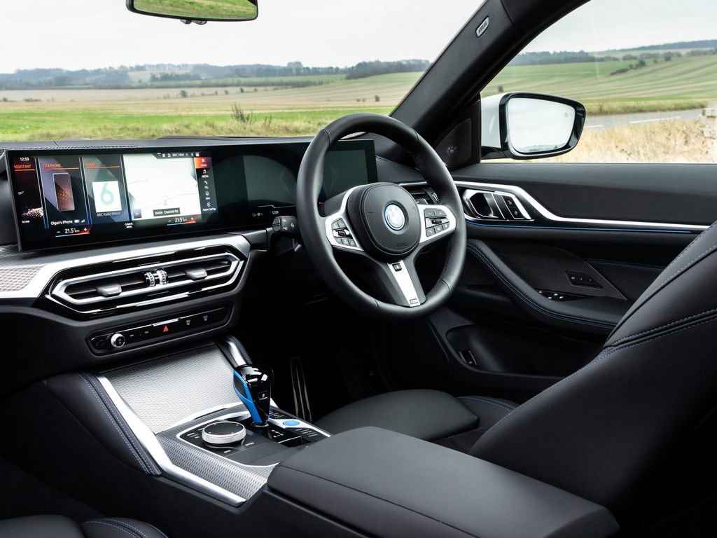 BMW i4 Unveil Interior
