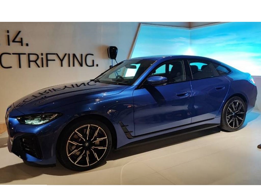 BMW i4 Unveil Side