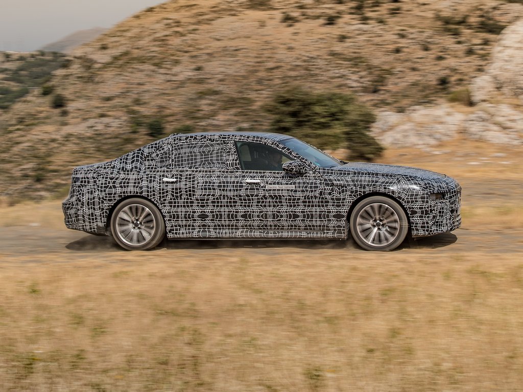 BMW i7 Testing Side