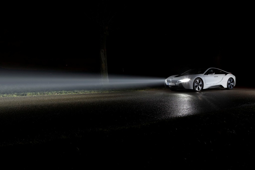 BMW i8 Laser Headlights High Beam