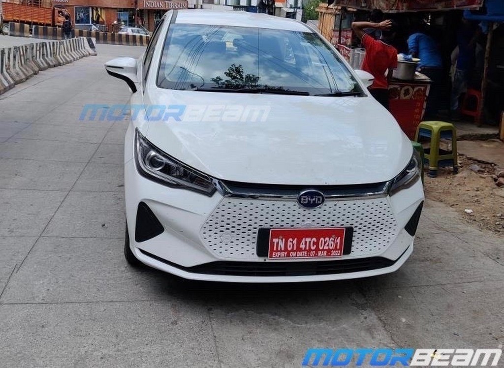 BYD e6 Spied