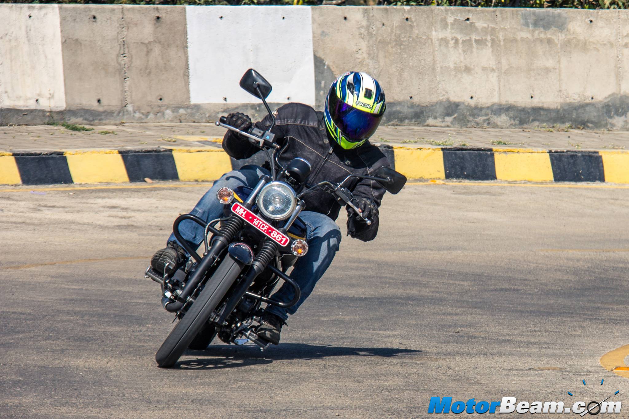 Bajaj Avenger Street 150 Road Test