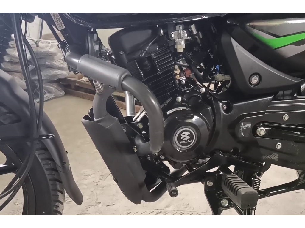 Bajaj CT125X Green Left Engine