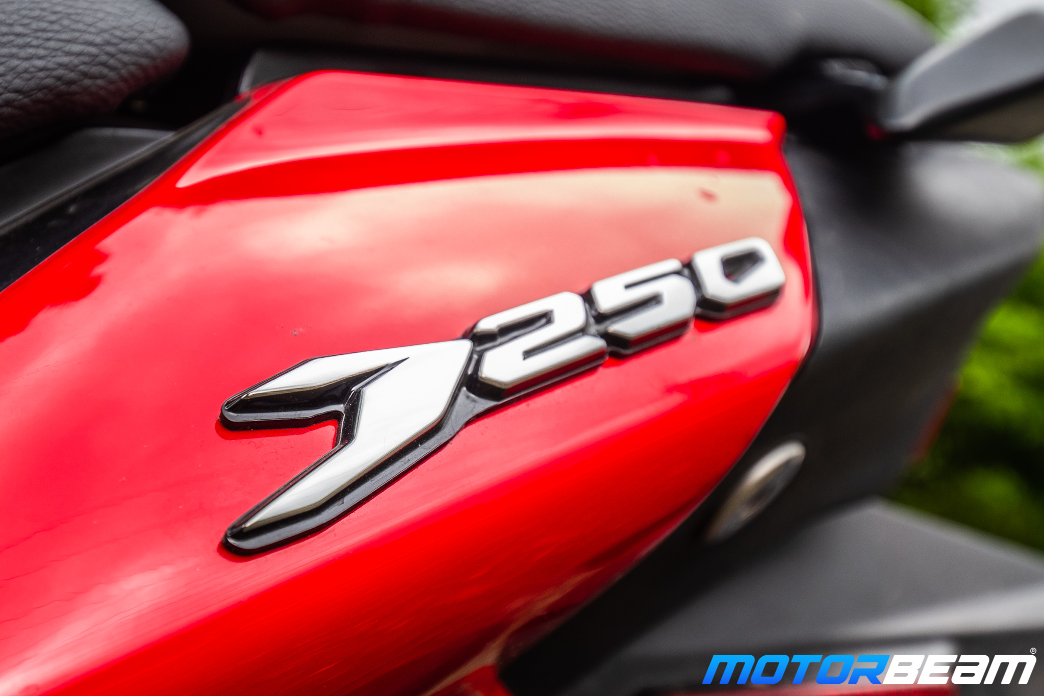 Bajaj Dominar 250 Review Badge