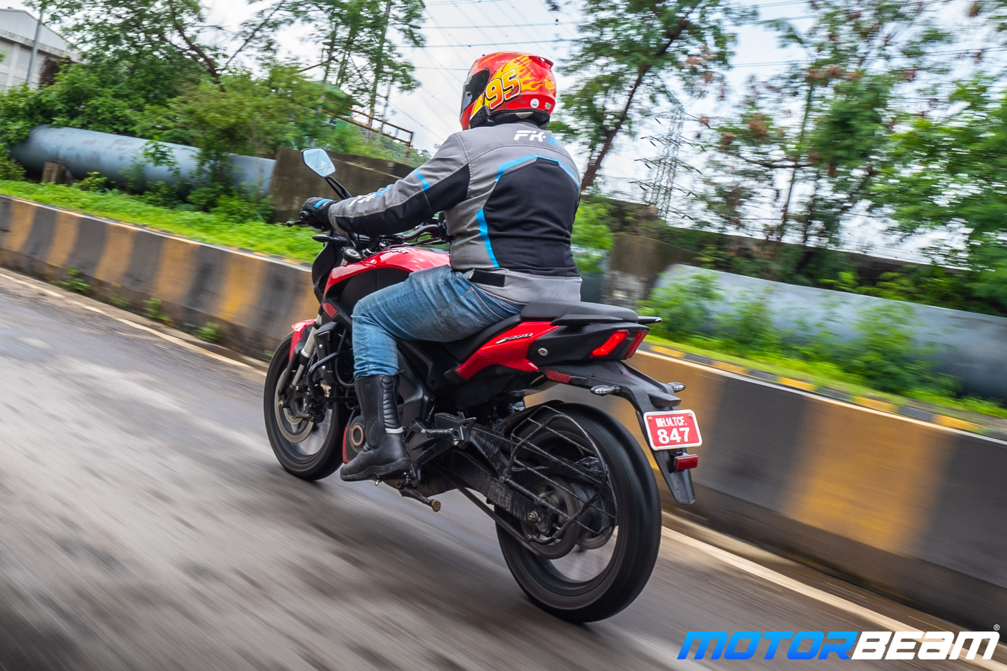 Bajaj Dominar 250 Review Comfort