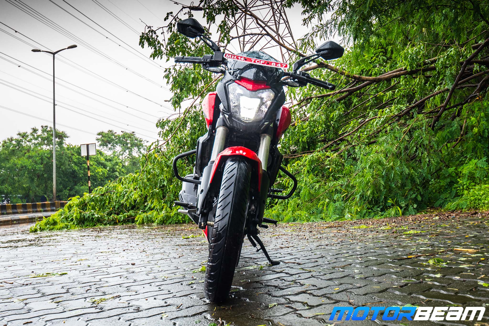 Bajaj Dominar 250 Review Front
