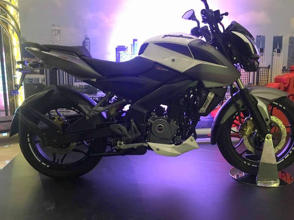 Bajaj Pulsar 200 NS FI Grey